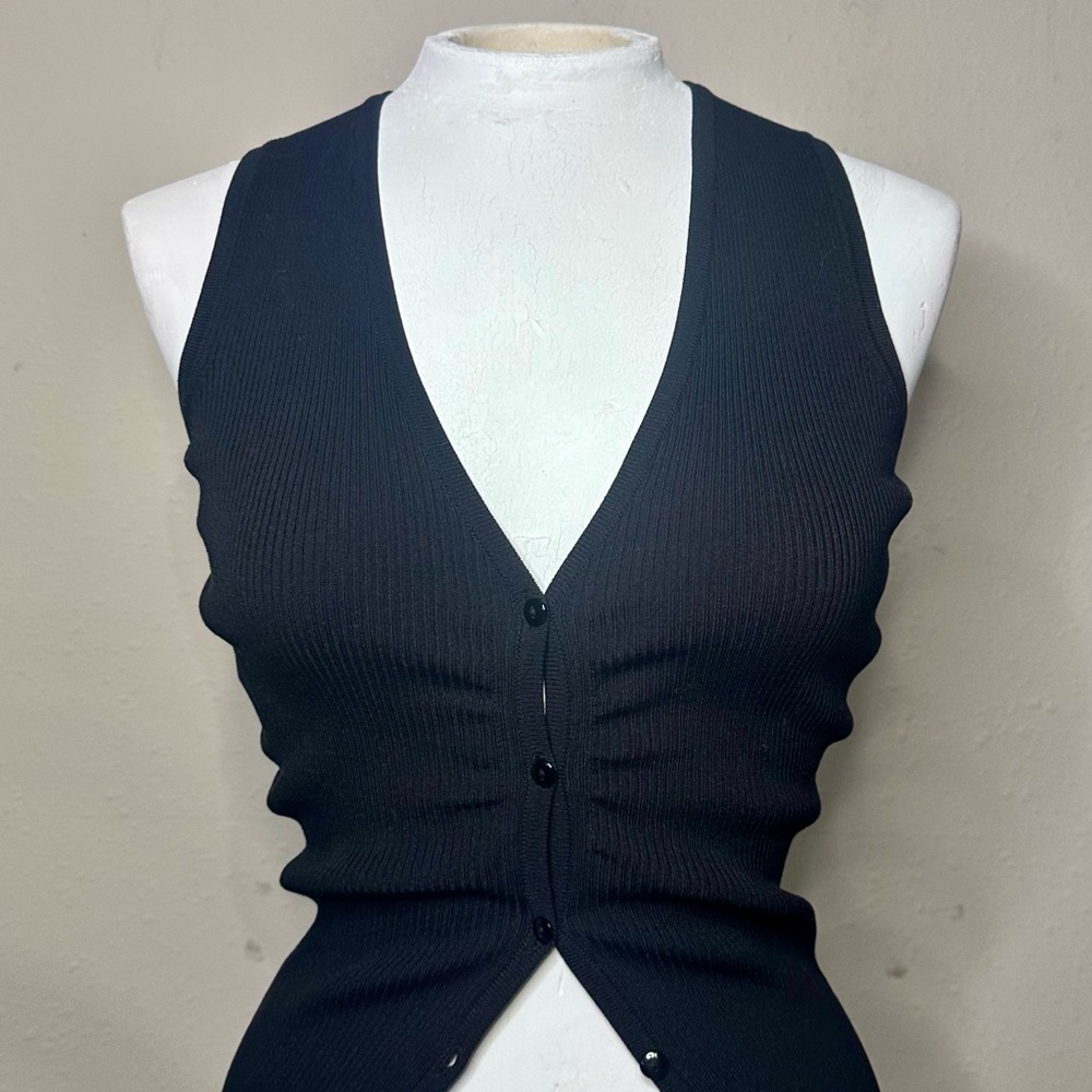 Zara Black Ribbed V-Neck Button Front Tank - Picture 5 of 11
